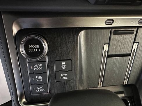 Used 2024 Lexus GX 550 AWD/4WD image 10