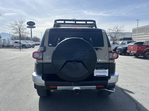 Used 2012 Toyota FJ Cruiser 4WD w/ Convenience Pkg image 4