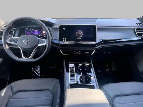 Used 2025 Volkswagen Atlas Cross Sport SEL AWD/4WD image 16