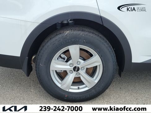 New 2026 Kia Sorento LX FWD image 9