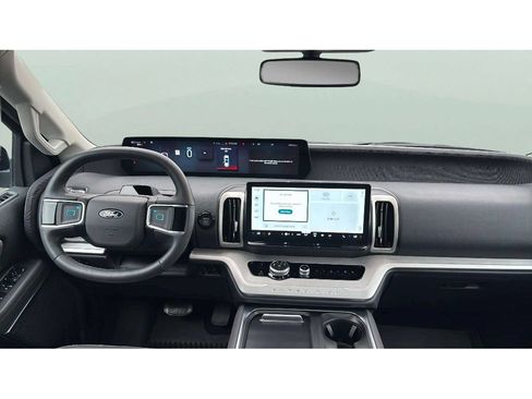 Used 2025 Ford Expedition Active AWD/4WD image 16