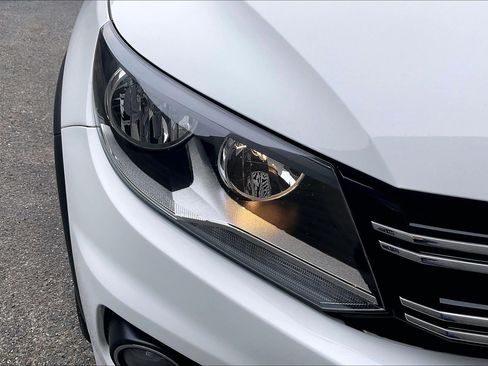 Used 2016 Volkswagen Tiguan R-Line image 27