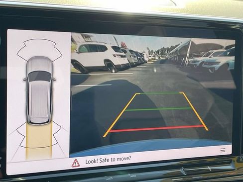 Certified 2026 Volkswagen Atlas SE w/ Panoramic Sunroof Package FWD image 27