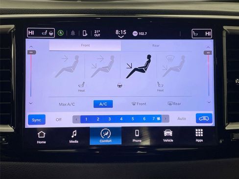 Used 2022 Chrysler Pacifica Touring-L image 16