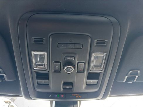 Used 2021 Chevrolet Tahoe High Country image 24