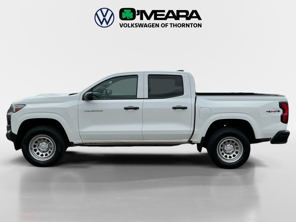 Used 2025 Chevrolet Colorado W/T w/ Advanced Trailering Package AWD/4WD image 2