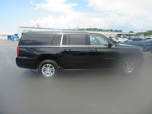 Used 2018 Chevrolet Suburban LT AWD/4WD image 2