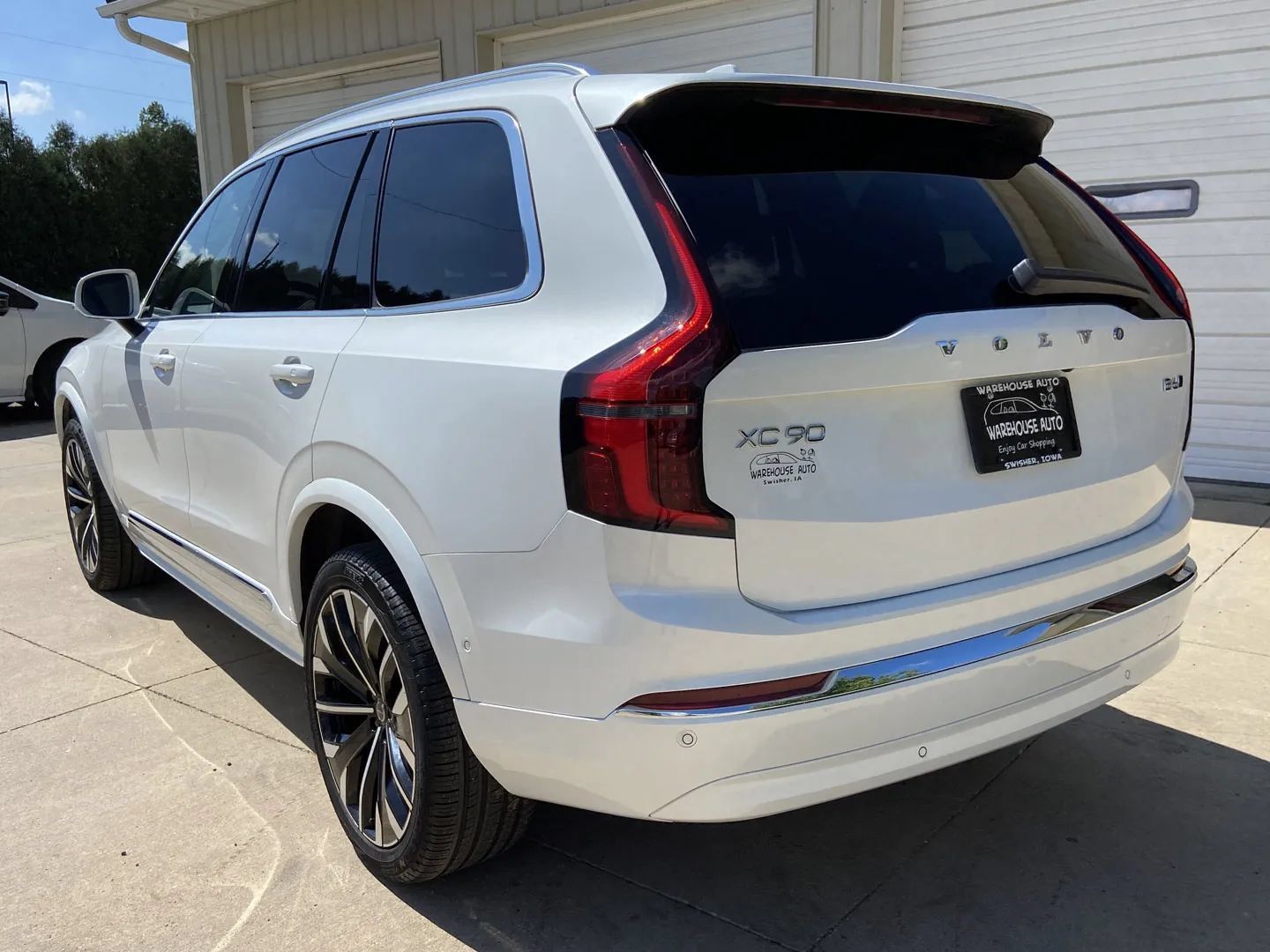 Used 2025 Volvo XC90 B6 Plus AWD/4WD image 6