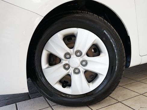 Used 2018 Kia Forte LX w/ LX Popular Package image 48