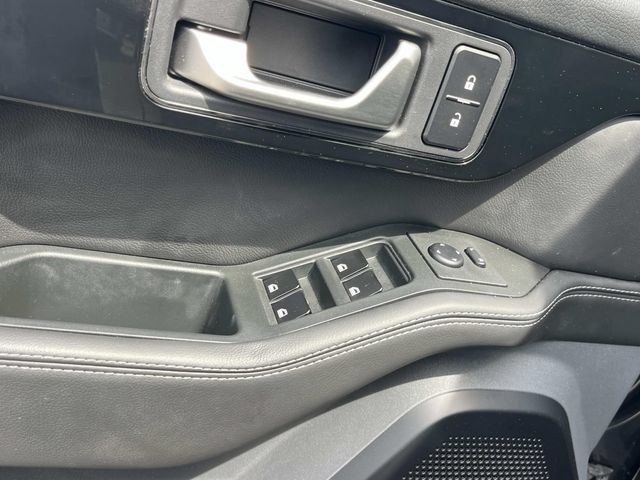 Used 2024 INEOS Grenadier Station Wagon AWD/4WD image 25