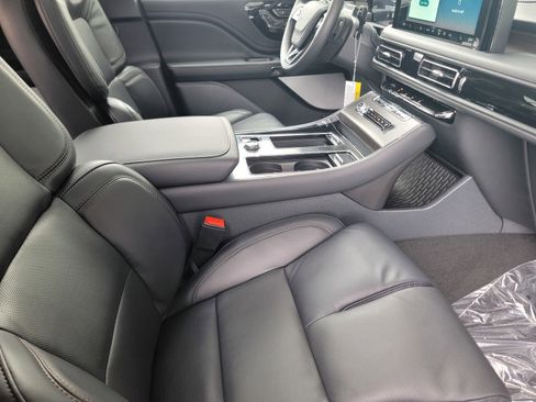 New 2026 Lincoln Aviator Reserve w/ Luxury Package image 16
