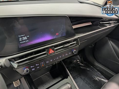 Certified 2025 Kia Niro EX Touring FWD image 13
