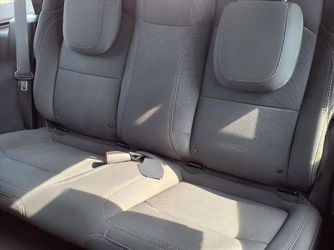 Used 2021 Jeep Wrangler Sport image 13