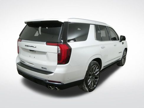 Used 2025 GMC Yukon Denali Ultimate AWD/4WD image 4