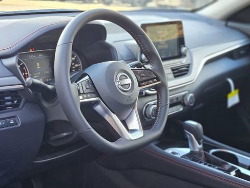 New 2025 Nissan Altima 2.5 SR image 11
