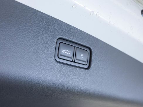 Used 2025 Genesis GV70 3.5T Sport w/ Sport Advanced Package image 8