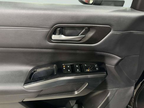 Used 2023 Nissan Pathfinder SL FWD image 19