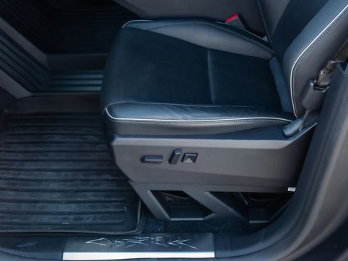 Used 2024 Tesla Cybertruck AWD Crew Cab image 13