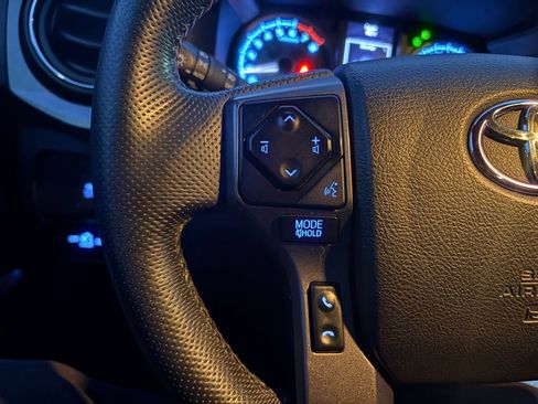 Used 2020 Toyota Tacoma SR5 image 33