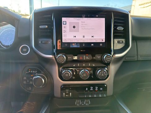 New 2026 RAM 1500 4x4 Crew Cab image 33