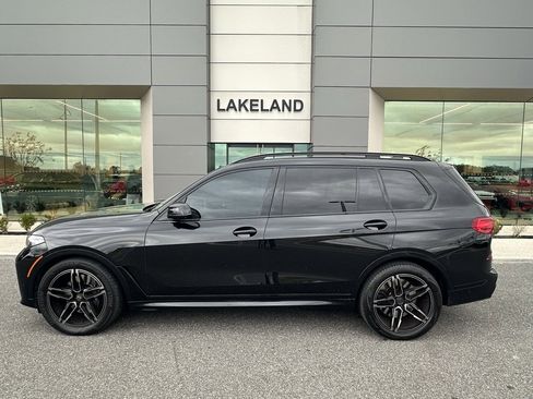 Used 2022 BMW X7 M50i image 4