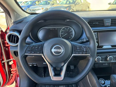 Used 2025 Nissan Versa SV image 25