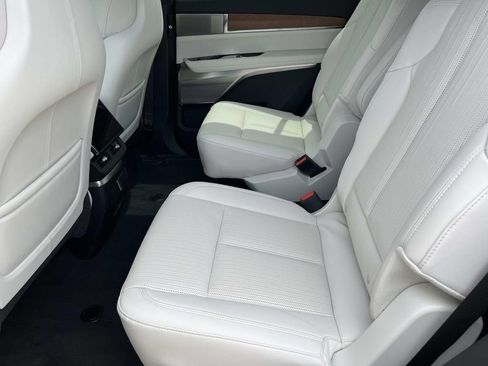 New 2026 Cadillac Vistiq Luxury AWD/4WD image 19