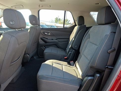 Used 2020 Chevrolet Traverse LT w/ Driver Confidence II Package image 10