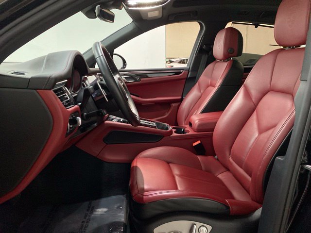 Used 2024 Porsche Macan S AWD/4WD image 19