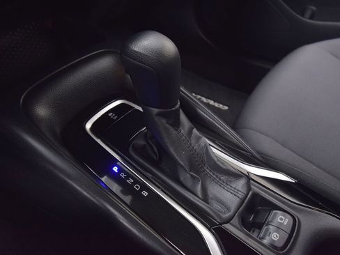 Used 2021 Toyota Corolla LE image 21