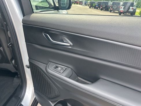 New 2025 Jeep Grand Cherokee L Altitude image 18