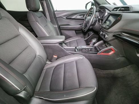 Used 2023 Chevrolet TrailBlazer RS w/ Sun and Liftgate Package AWD/4WD image 17