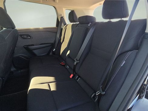 Used 2023 Nissan Rogue S image 18