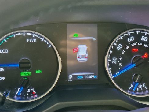 Certified 2022 Toyota RAV4 XLE image 8