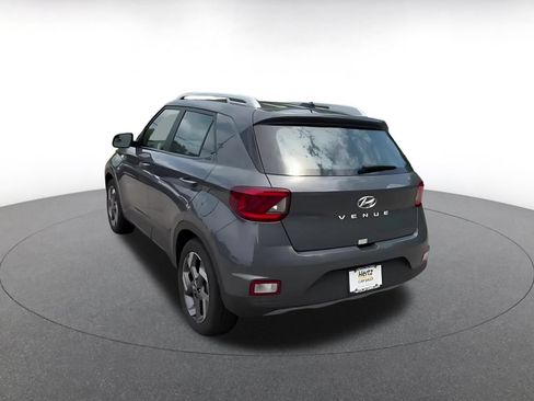 Used 2025 Hyundai Venue SEL FWD image 11