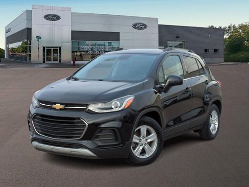 Used 2019 Chevrolet Trax LT w/ LPO, Cargo Package image 1