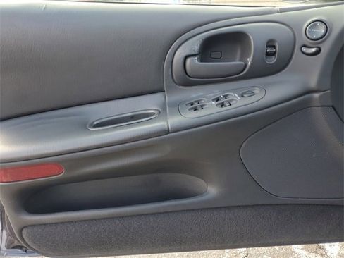 Used 2002 Dodge Intrepid ES image 11