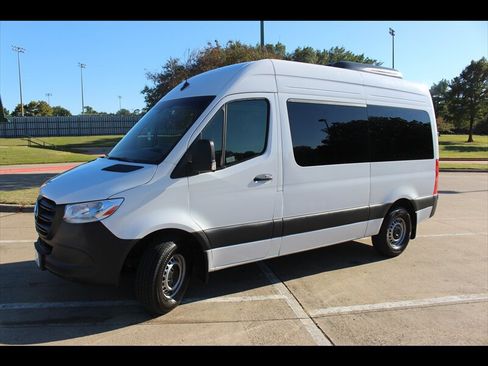 Used 2024 Mercedes-Benz Sprinter 2500 image 1