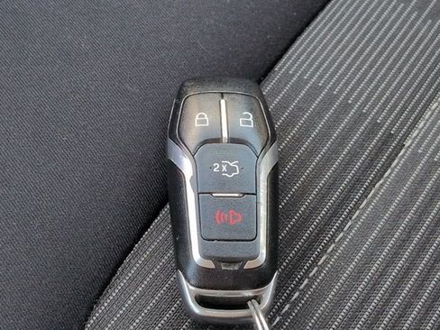 Used 2016 Ford Edge SEL FWD image 28