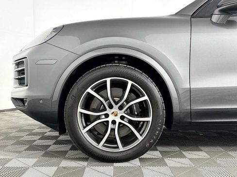 Used 2025 Porsche Cayenne S AWD/4WD image 29