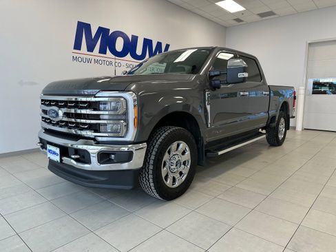 Used 2023 Ford F250 Lariat w/ Chrome Package image 2