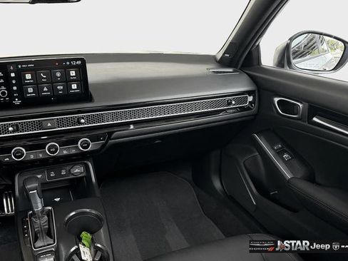 Used 2025 Honda Civic Sport image 17
