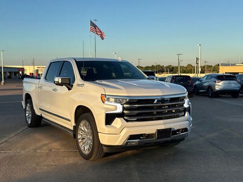 Used 2026 Chevrolet Silverado 1500 High Country AWD/4WD image 2