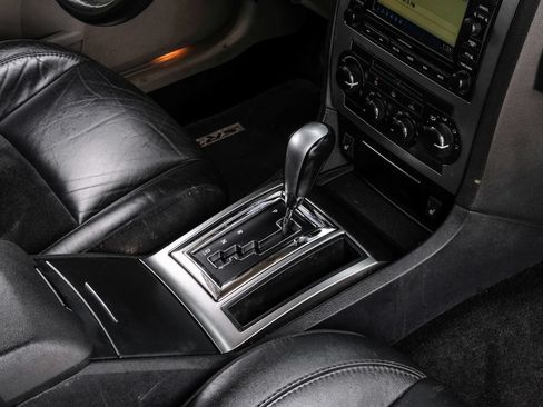 Used 2006 Chrysler 300 SRT8 w/ SRT Option Group II RWD image 19