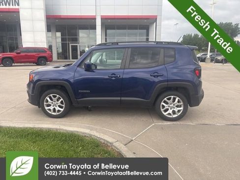 Used 2016 Jeep Renegade Latitude w/ Cold Weather Group AWD/4WD image 7
