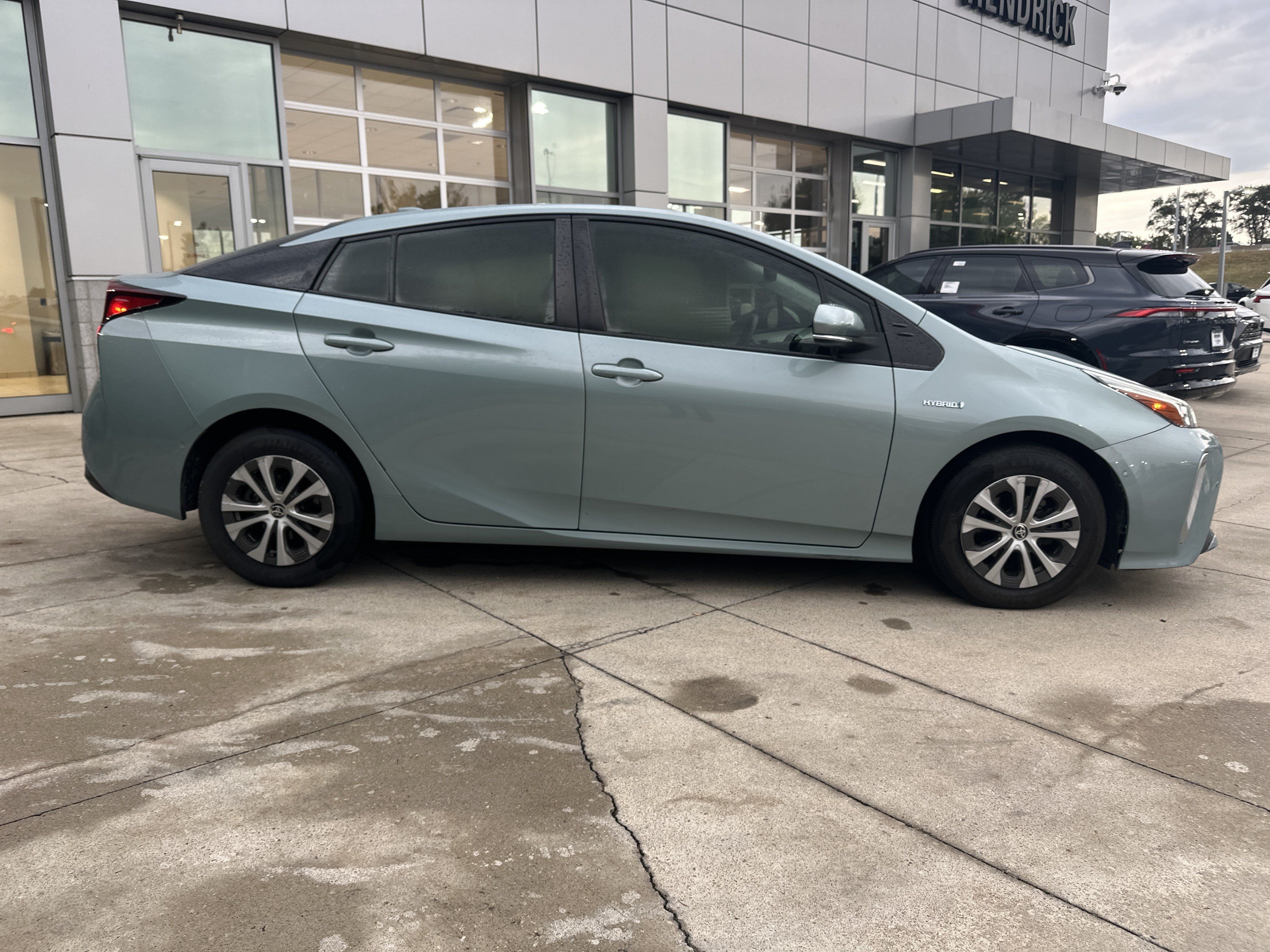 Used 2022 Toyota Prius XLE w/ Advanced Technology Package AWD/4WD image 8