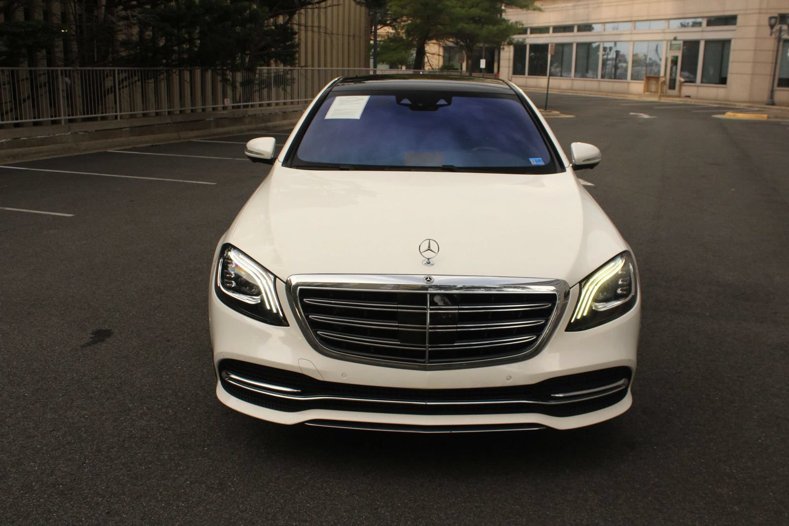 Used 2020 Mercedes-Benz S 560 Sedan w/ Premium Package image 4