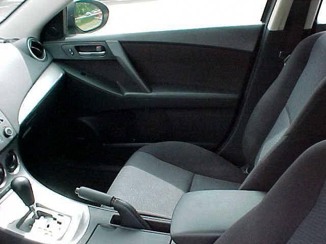 Used 2011 MAZDA MAZDA3 i Touring FWD image 15