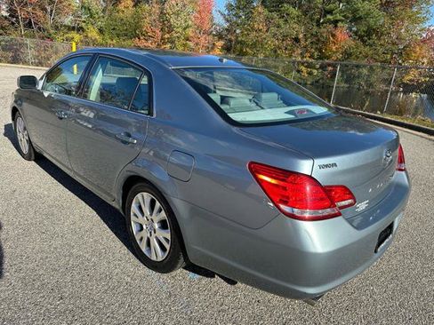 Used 2010 Toyota Avalon XLS image 5