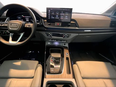 Certified 2025 Audi Q5 2.0T Premium Plus w/ Premium Plus Package AWD/4WD image 16